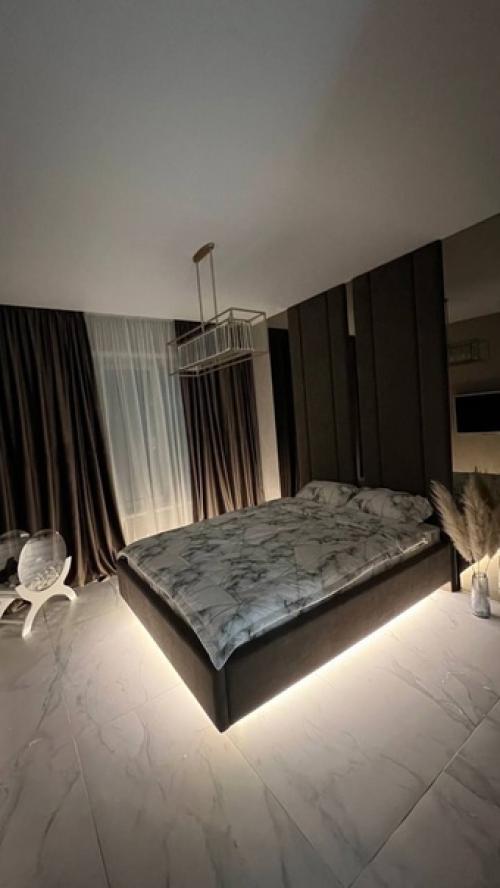 Красивая кровать - это не только предмет мебели, но и настоящий центр притяжения внимания в комнате. 05