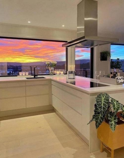 Кажется, тут все сделано для того, чтобы хозяйка не покидала кухню. 06