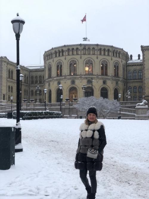 Есть один способ расширять границы своего мира - путешествия, а если это место - исполнение твоей мечты, то твой мир становится безграничным. 02