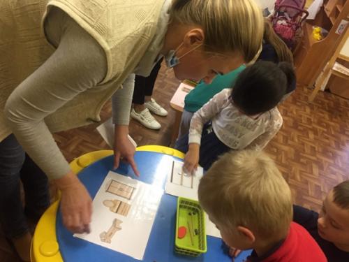 Педагоги детского сада номер 93 регулярно повышают своё педагогическое мастерство и с удовольствием делятся с коллегами учреждения своим опытом. 03