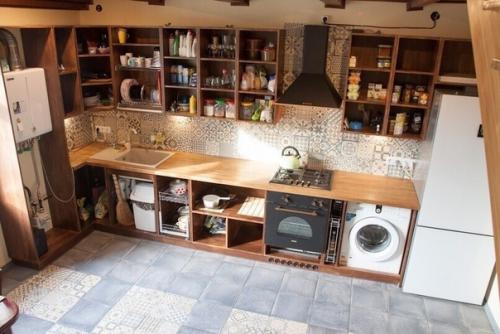 Собрал кухню.  Решил, что так будет бюджетнее и надежнее. 03