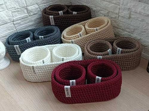 Представляю вашему вниманию вязаные корзины для хранения.  