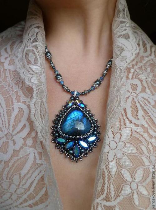 * Украшение или талисман? 06