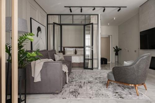 Однокомнатная квартира в серо - бежевых тонах. 01