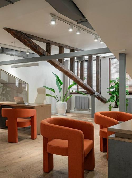 Офис продаж ЖК, созданный архитектором Алсу хайрутдиновой, разместился в бывшем доме купца Меркулова - здании второй половины Xviii века. 05