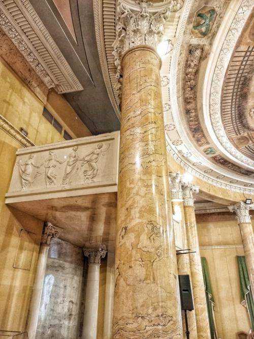 Благодаря новогодней ярмарке в пресс - особняке АиФ можно посмотреть интерьеры дворца на мясницкой. 04