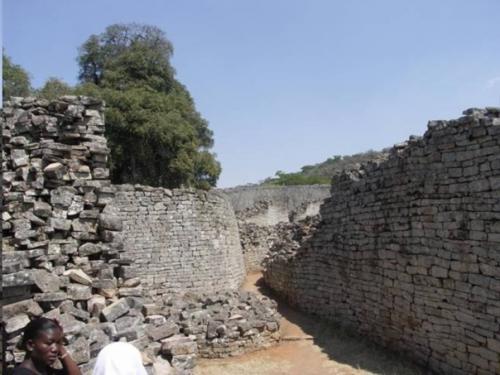 Большое зимбабве - заброшенная цитадель карликов. 01