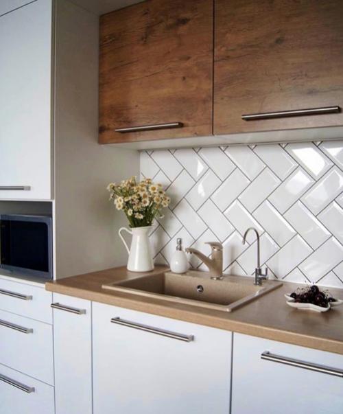 Кухня в светлых оттенках. 01