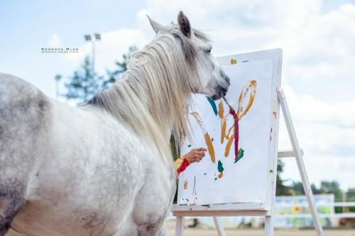 Порадуйте себя в год лошади картиной нарисованной лошадью. 02 Порадуйте себя в год лошади картиной нарисованной лошадью. 02