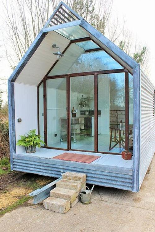 Эта современная версия хижины пастуха в уединённом месте находится. 04