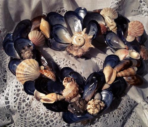 В наличии авторский венок из ракушек. 01