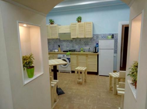 В центре города Львова, в 100 шагах от оперного театра. 01