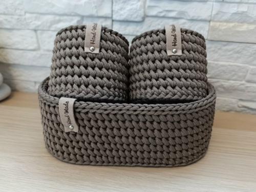 Представляю вашему вниманию вязаные корзины для хранения. 08
