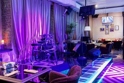 8 лучших ресторанов с караоке. 07