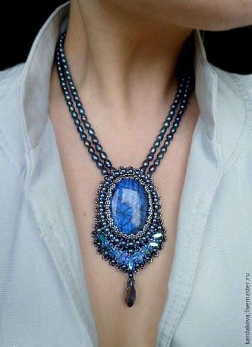 * Украшение или талисман? 01