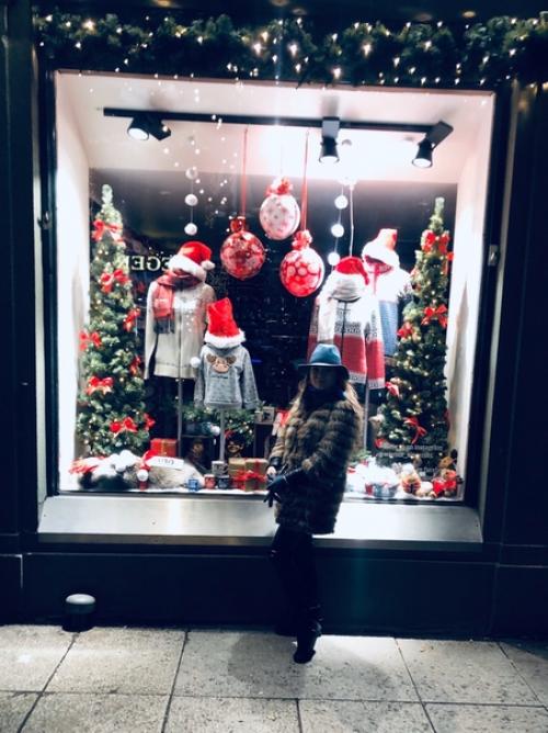 Есть один способ расширять границы своего мира - путешествия, а если это место - исполнение твоей мечты, то твой мир становится безграничным. 01