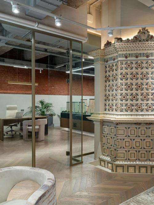 Офис продаж ЖК, созданный архитектором Алсу хайрутдиновой, разместился в бывшем доме купца Меркулова - здании второй половины Xviii века. 07