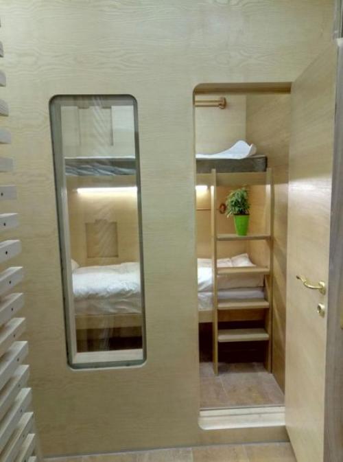 В центре города Львова, в 100 шагах от оперного театра. 02