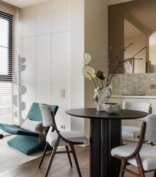 Бежевый интерьер для молодой девушки. 

