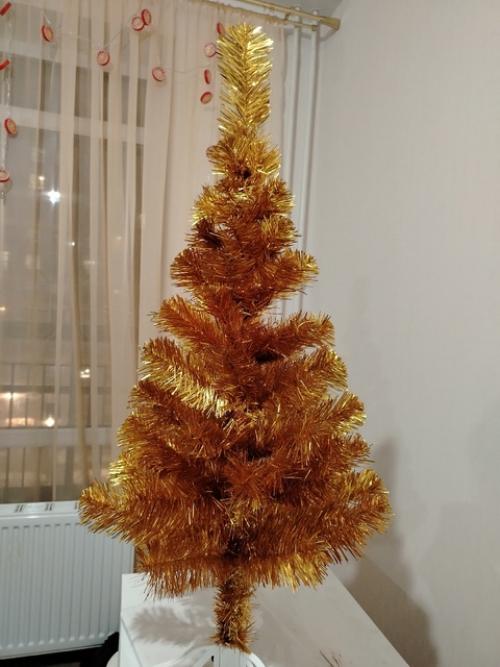 Человеку искусства очень сложно ответить на простые вопросы из серии какой будет ёлка для этого нового года?