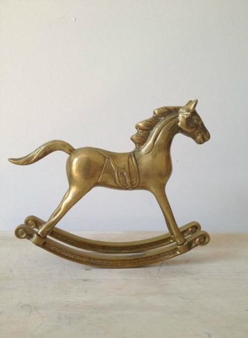 Латунь - известный и любимый многими металл и в первую очередь за свой цвет и не тускнеющий блеск. 03