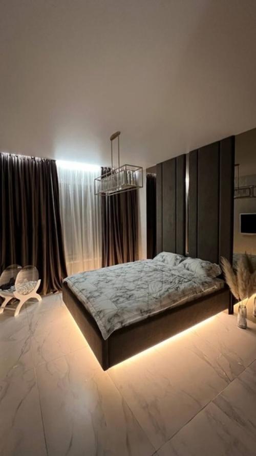 Красивая кровать - это не только предмет мебели, но и настоящий центр притяжения внимания в комнате. 04