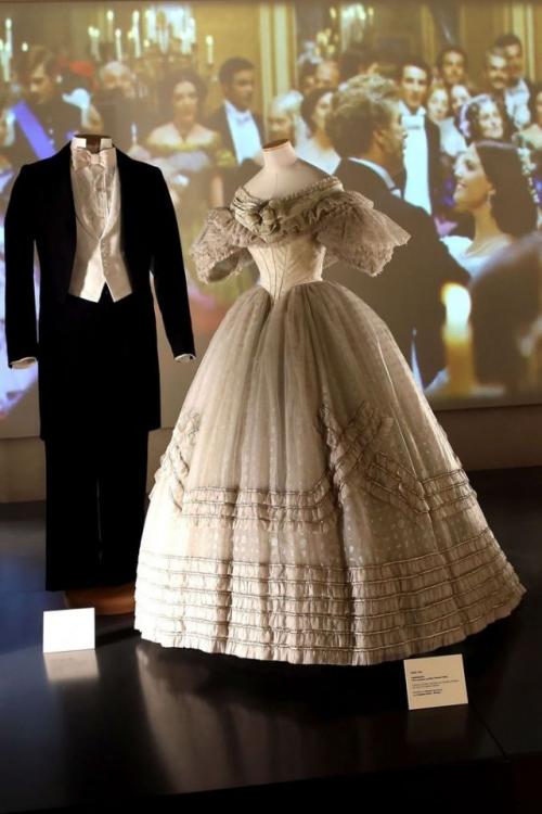 Клаудия кардинале в фильме Леопард: белое платье, которое изменило киноисторический костюм. 04