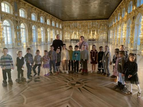 Мудрое решение - провести выходной в кругу друзей, в музее. 06 Мудрое решение - провести выходной в кругу друзей, в музее. 06