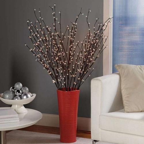 Ветки деревьев - простой и оригинальный материал для украшения дома. 02