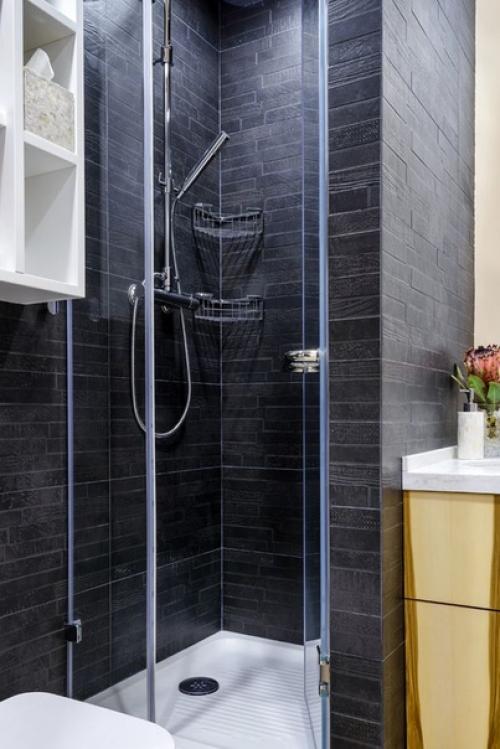 Интерьер квартиры 29 м с синими стенами. 08