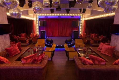 8 лучших ресторанов с караоке. 04