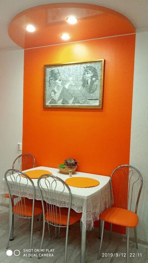 Что-то кухни у всех белые да серые) а я люблю, чтоб поярче. 04