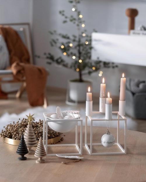 Прекрасный насыщенно - зеленый цвет в стильном рождественском интерьере. 03