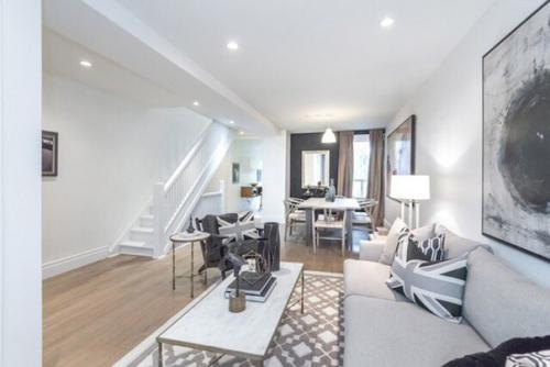 Как жила Меган маркл в Торонто? 03