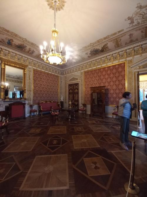 Елагиноостровский дворец.  Подарок Марии Федоровне от сына Александра 1. здесь она жила уже в пожилом возрасте ( с 59 лет. 07