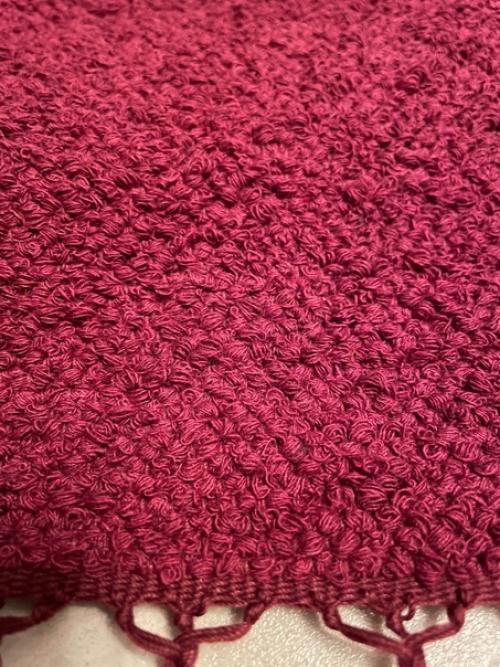 Станок поремонтировали, челноки пошлифовали и ткачество пошло. 05