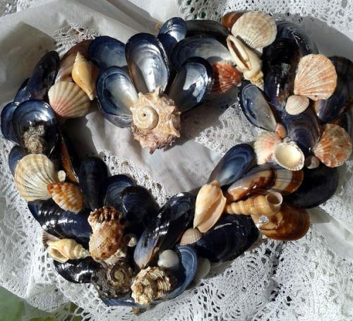 В наличии авторский венок из ракушек. 02