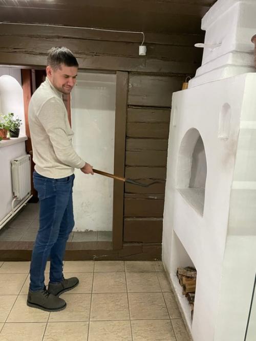 Экспозиция размещается в цокольном (подклете) и первом (жилом) этажах дома - музея. 04