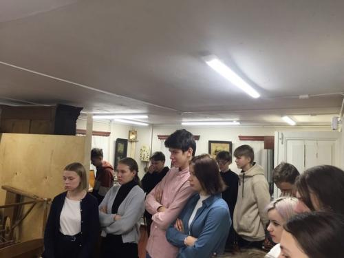 Первыми посетителями онежского историко - мемориального музея по пушкинской карте стали учащиеся 10 Б класса, кл. 02 Первыми посетителями онежского историко - мемориального музея по пушкинской карте стали учащиеся 10 Б класса, кл. 02