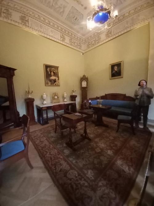 Елагиноостровский дворец.  Подарок Марии Федоровне от сына Александра 1. здесь она жила уже в пожилом возрасте ( с 59 лет. 01