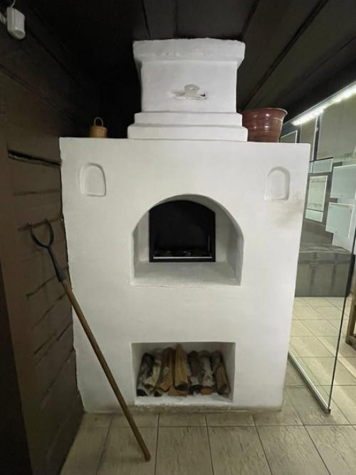 Экспозиция размещается в цокольном (подклете) и первом (жилом) этажах дома - музея. 05