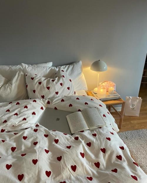 Вы только посмотрите на интерьер маленькой квартиры молодой девушки, которая живет в Гётеборге в Швеции. 05