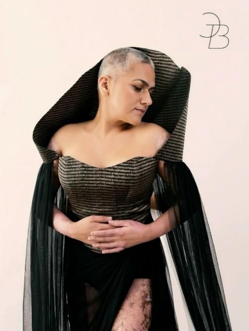 Навкират содхи - жена дизайнера гаураава гупты и главная героиня его коллекции Across the Flame для Spring - Summer 2025. 02