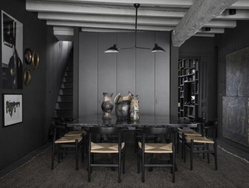 Красивый интерьер. В чёрном цвете. 01