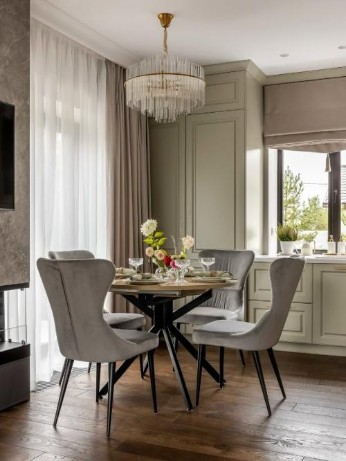 Заказчики - молодая семья - приобрели загородный дом в 50 км от Самары. 02