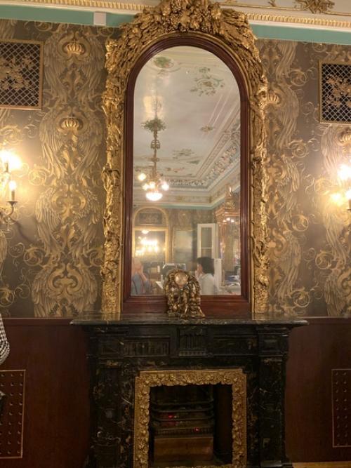 Многие наверняка побывали в доме ученых, который объединяет бывший особняк а. коншиной и постройку в стиле конструктивизма братьев Весниных. 03