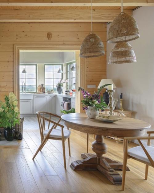 Дом в РОСТОЧЬЕ. Росточье - холмистая местность на юго-востоке Польши. 01