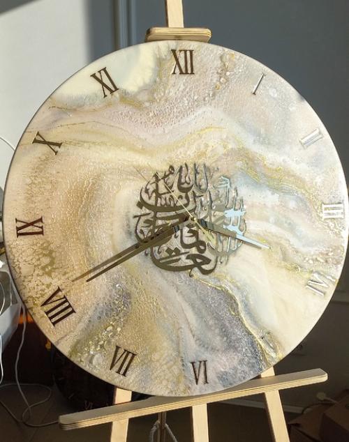 Настенные часы - это гораздо больше, чем просто средство измерения времени. 01