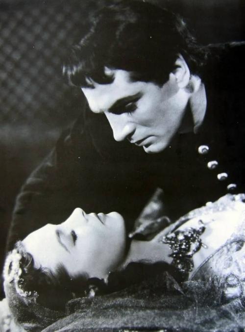 Вивьен ли исполнила роль Джульетты в спектакле Ромео и Джульетта (1940. 04