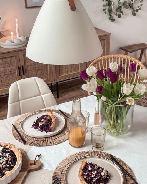 Домашний тур по мансардной квартире с красивой кухней с деревянными фасадами. 05